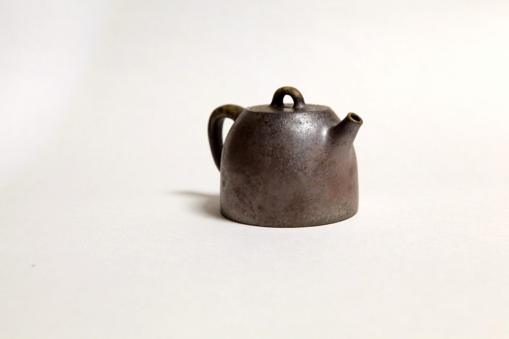 一道茶舍制玉成窑款汉铎壶