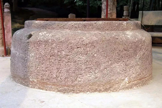 唐代零陵寺澄观井石井栏,曼生井栏壶历史参照